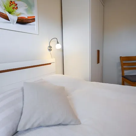 Zur Schoenen Aussicht - Fw 17 *